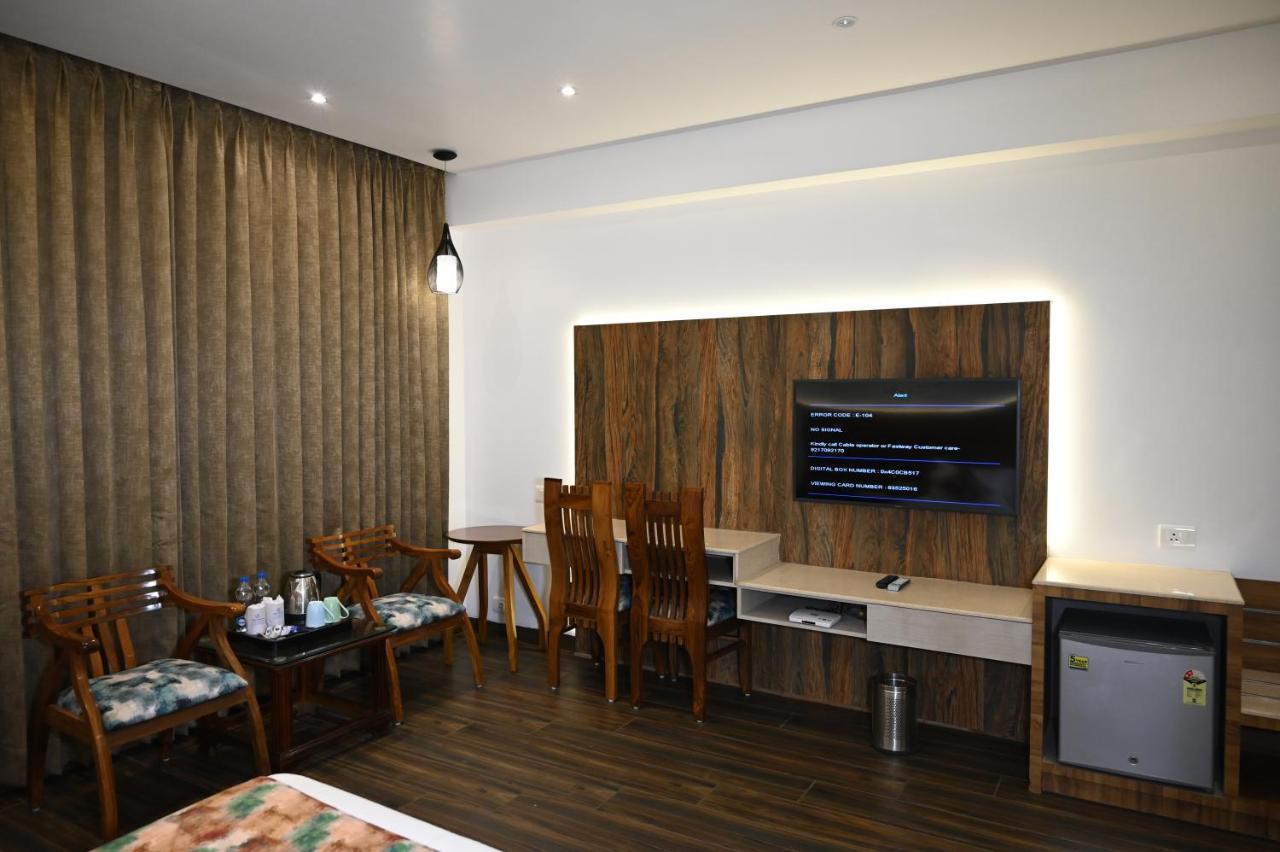 Hotel Lawrence Amritszár Kültér fotó